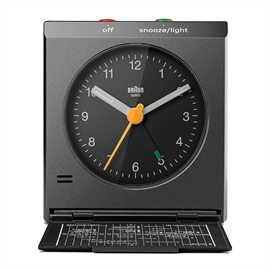 Braun BC05B Analog reseväckarklocka med lock, svart